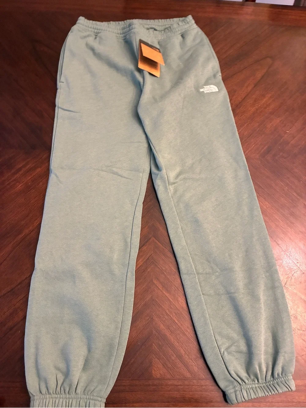 THE NORTH FACE Men's Half Dome Sweatpant, Dark Sage/TNF White, Small New